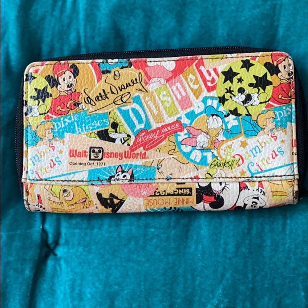 Disney Wallet